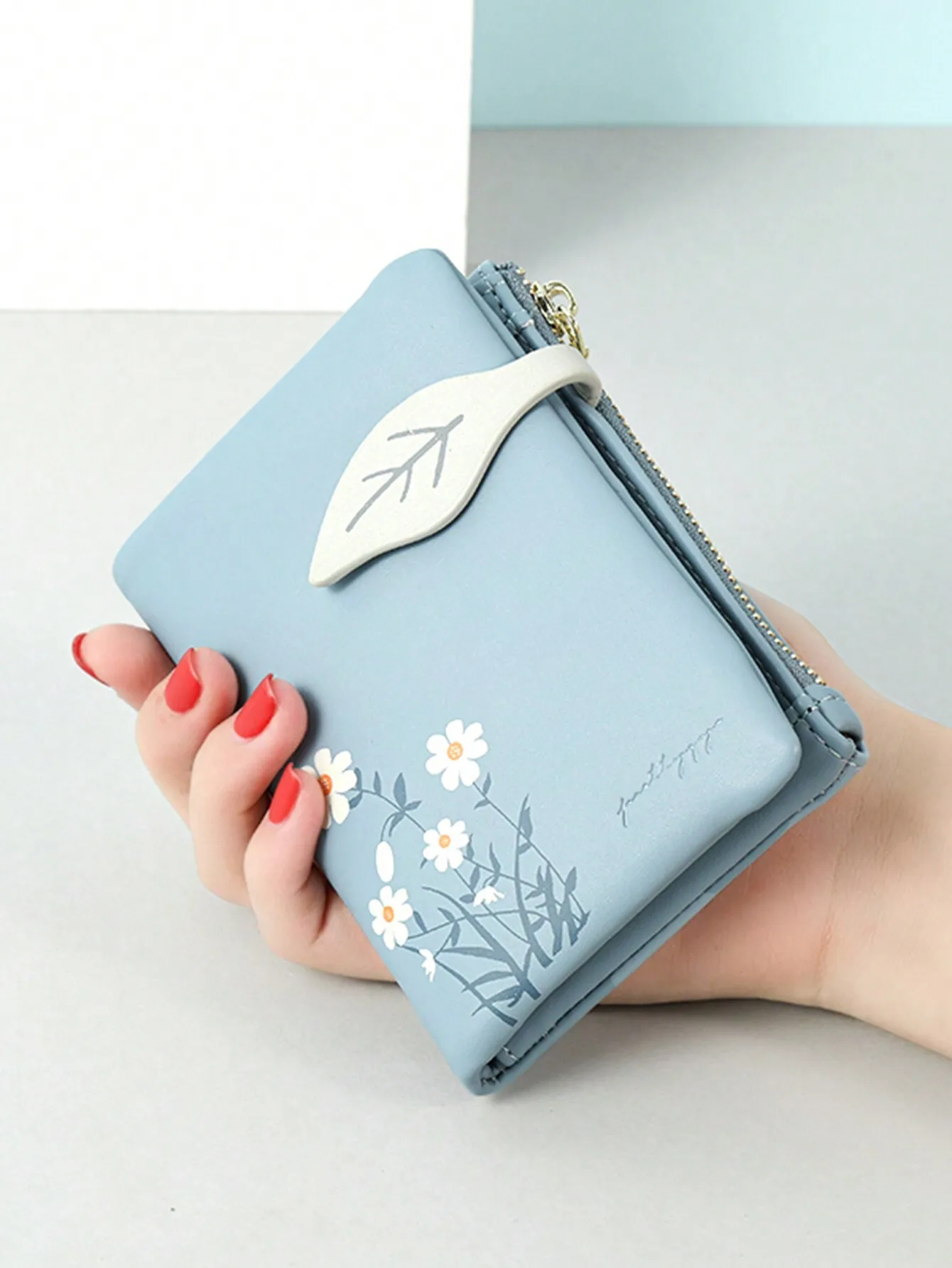 Cartera corta rosa intenso para primavera/verano 2024, nueva, estilo coreano, de cuero PU estampado, con cremallera, plegable, personalizada, con hebilla de hoja, multifuncional, a la moda, estilo universitario, para estudiantes, con monedero, múltiples ranuras para tarjetas, extensible, para uso diario, familiar, regalo para fiestas, cumpleaños