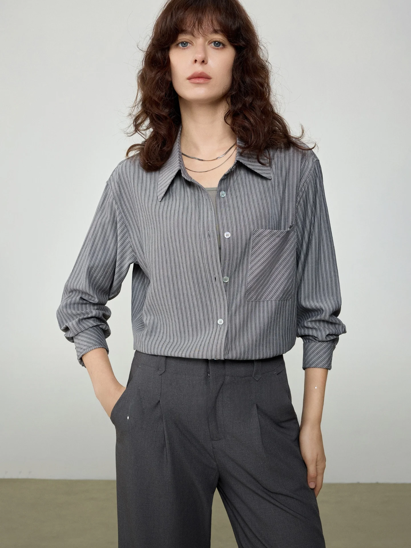 

Серая полосатая рубашка с длинным рукавом для женщин, весенне-осенняя, профессиональная, для офиса, многослойная, дышащая, из смесового полиэстера и хлопка