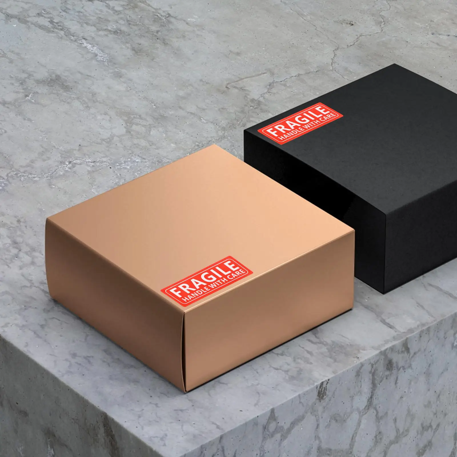 สติกเกอร์เปราะบาง กาวแบบถอดได้ พิมพ์ได้ สีแดง ป้ายเตือนการจัดส่ง กล่องลูกฟูกติดง่ายน้ําหนักเบาขนาดกะทัดรัด