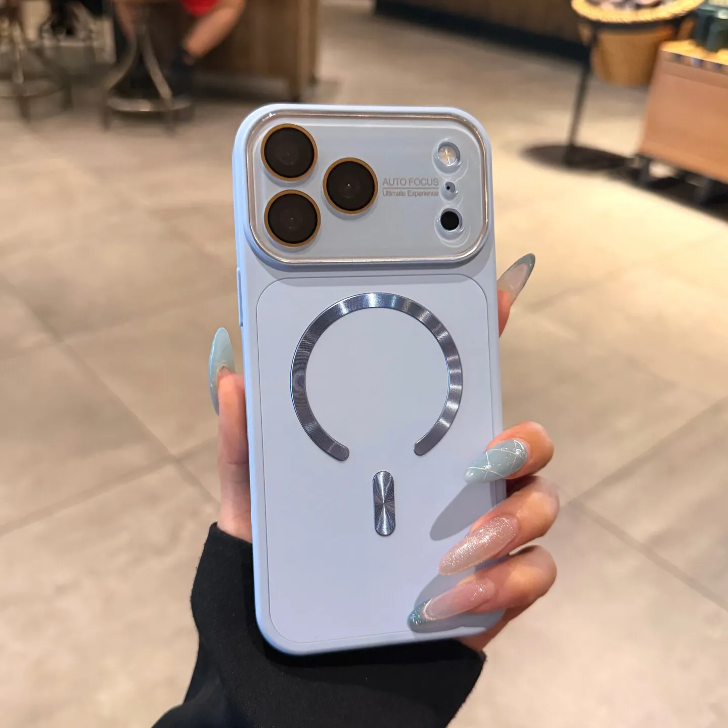 Coque de téléphone de luxe en silicone avec protection de lentille en verre pour iPhone 18 Pro Max 17 16 15 14 13 Pro, compatible avec la charge sans fil Magsafe, coque effaçable.