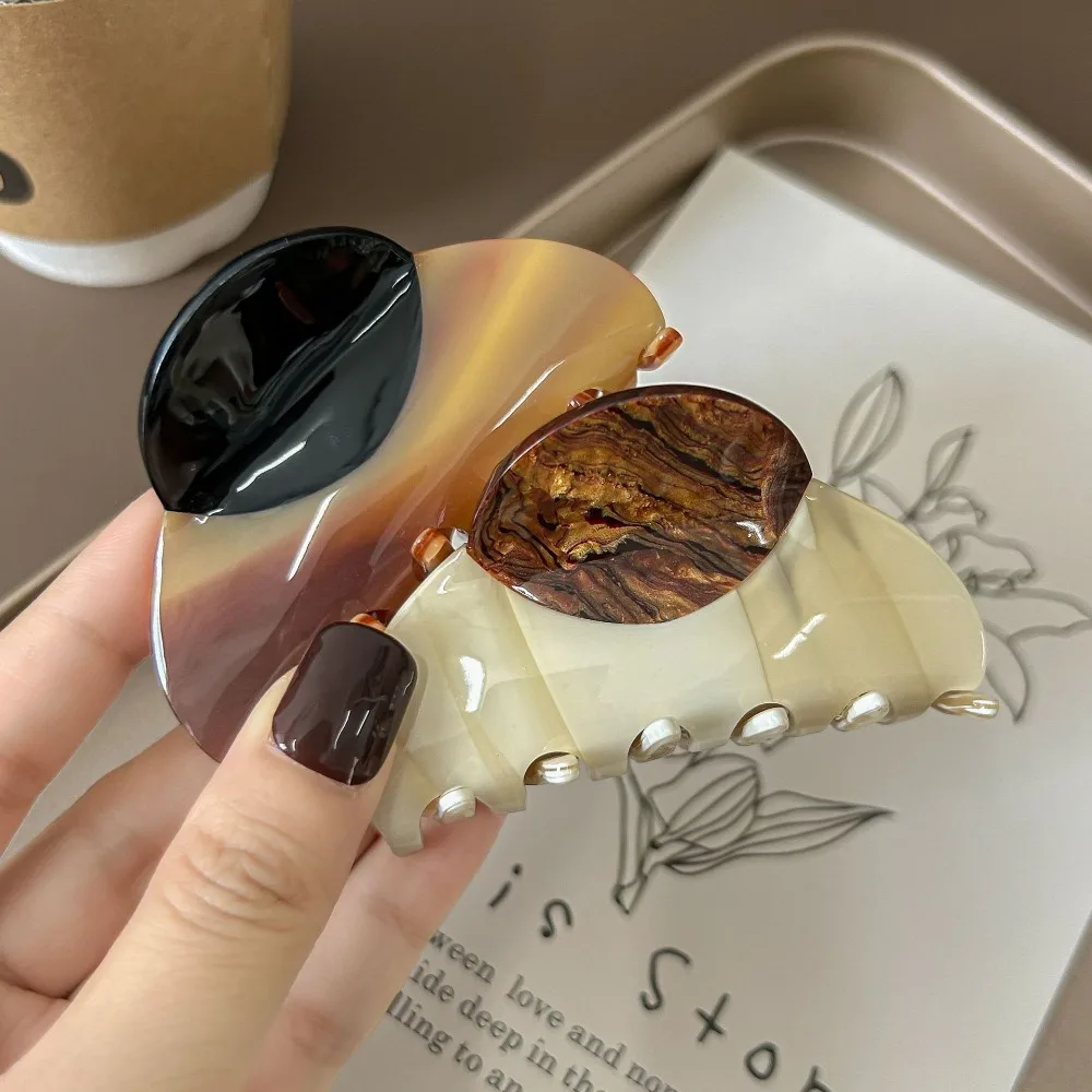 

Vintage Acrylic Half-circle Hair Claw Contrast Color Gradient Acetic Acid Shark Clip Retro High-end Retro Hair Carb Clip Girls