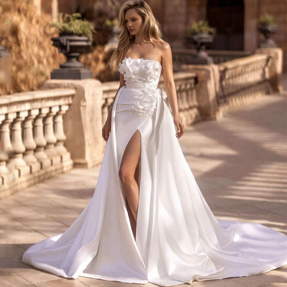 

Elegant Side Slit Mermaid Wedding Dress Strapless Sleeveless with 3D Flowers and Pleat Floor Length Detachable Train Gowns Robe