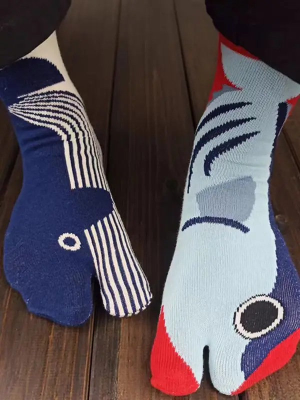 Lustige Fischsocken, originelle Tabi-Socken mit geteilten Zehen, Baumwollsocken mit Meeresmotiven, weiche, mittelhohe Socken, Cartoon-Aquarium-Socken mit hässlichem Aal – Detail 11