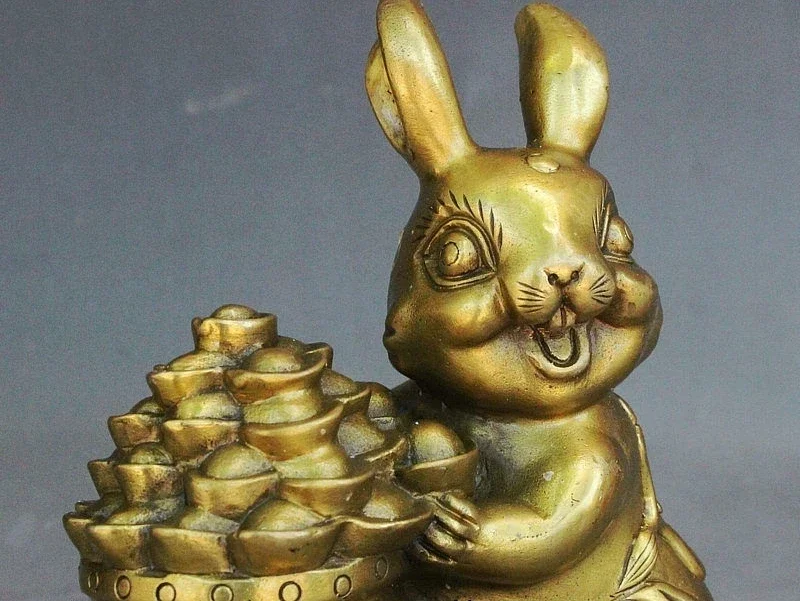 Chinese Fengshui Brass Fu Animal Rabbit Hold Yuanbao Money Treasure Bowl Statue