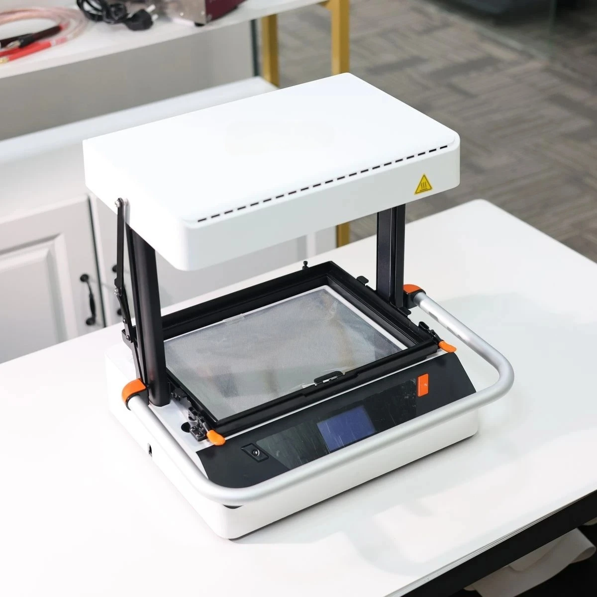 1.32KW Plastic Blister Machine Desktop Plastic Vacuum Forming Machine Chocolate Mold