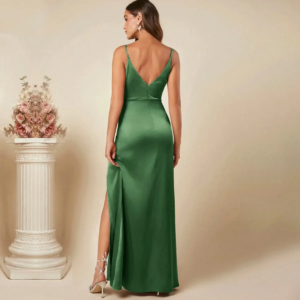 春夏の新サテンサスペンダードレスセクシーな背中の開いたプリーツスカートブライドメイドドレスヨーロッパアメリカの国境を越えた女性