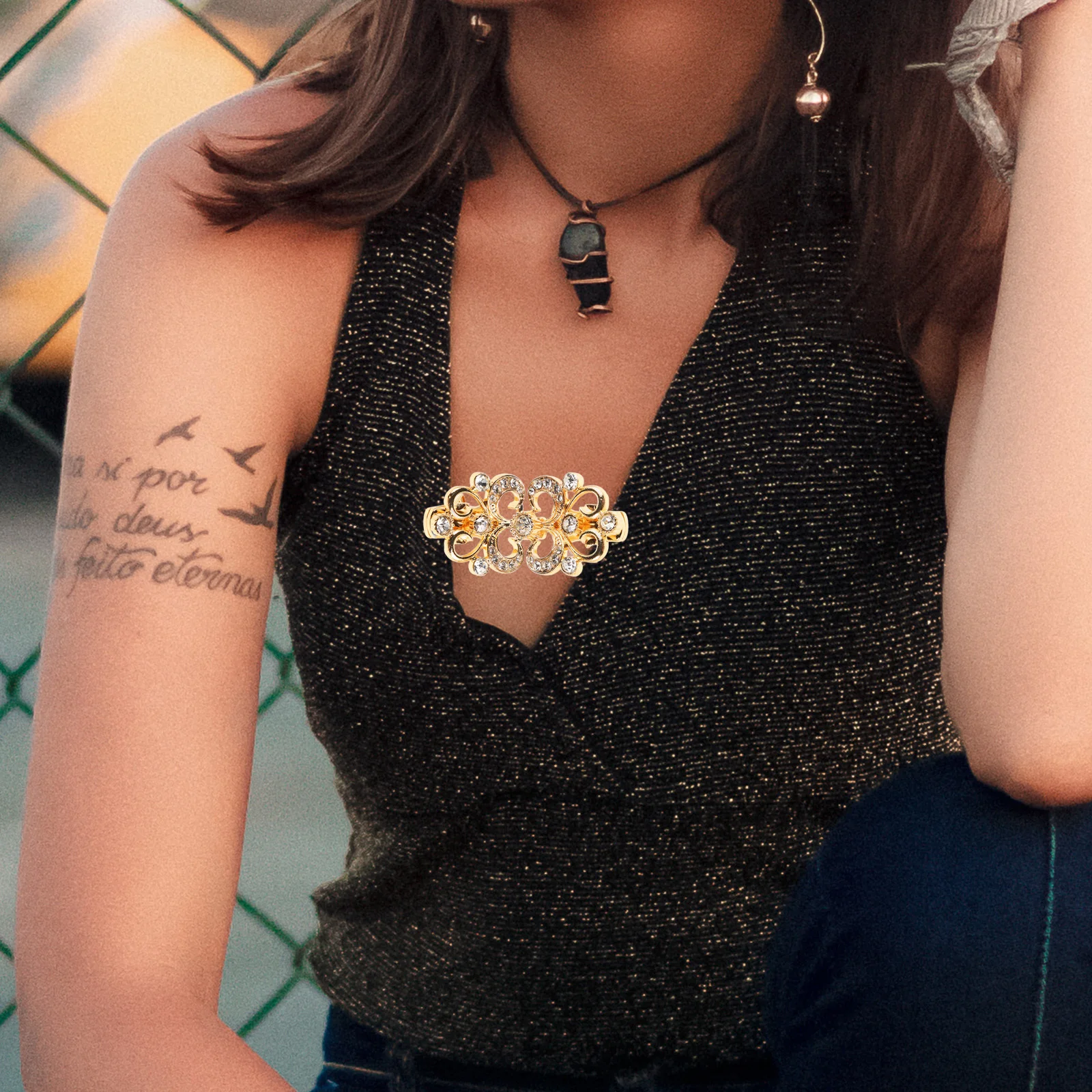 

2Pcs Rhinestones Sweater Clips Zinc Alloy Vintage Shawl Clips Scarf Brooches Cardigan Collar Clasp Clothing Accessories