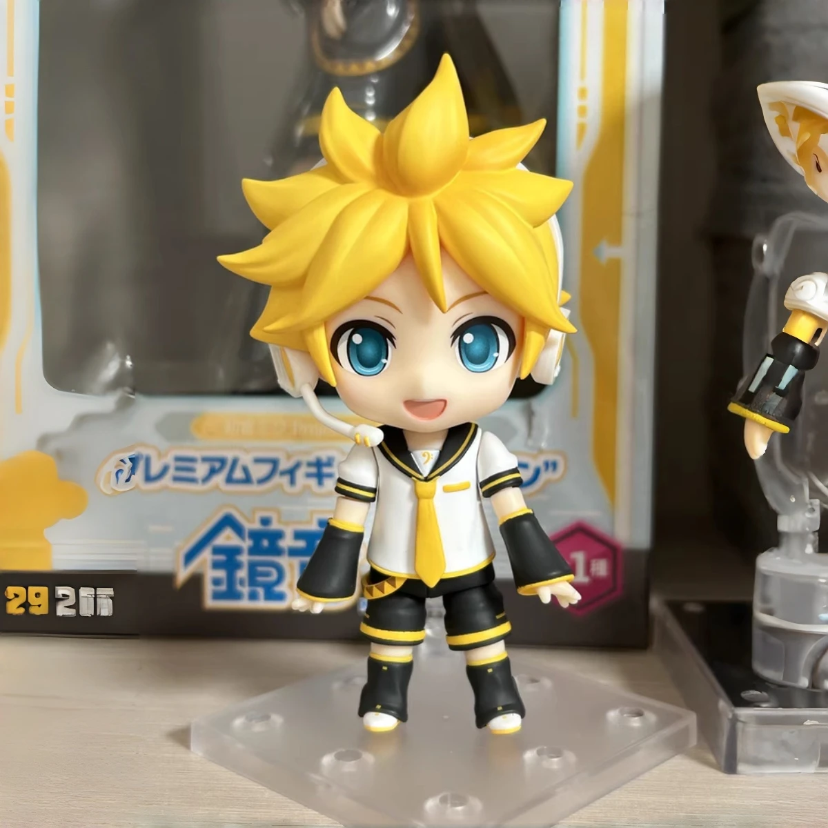 

Оригинальная коллекционная фигурка GSC Vocaloid Kagamine Len Rin, аниме-модель, игрушка-украшение, гаражный набор, в наличии