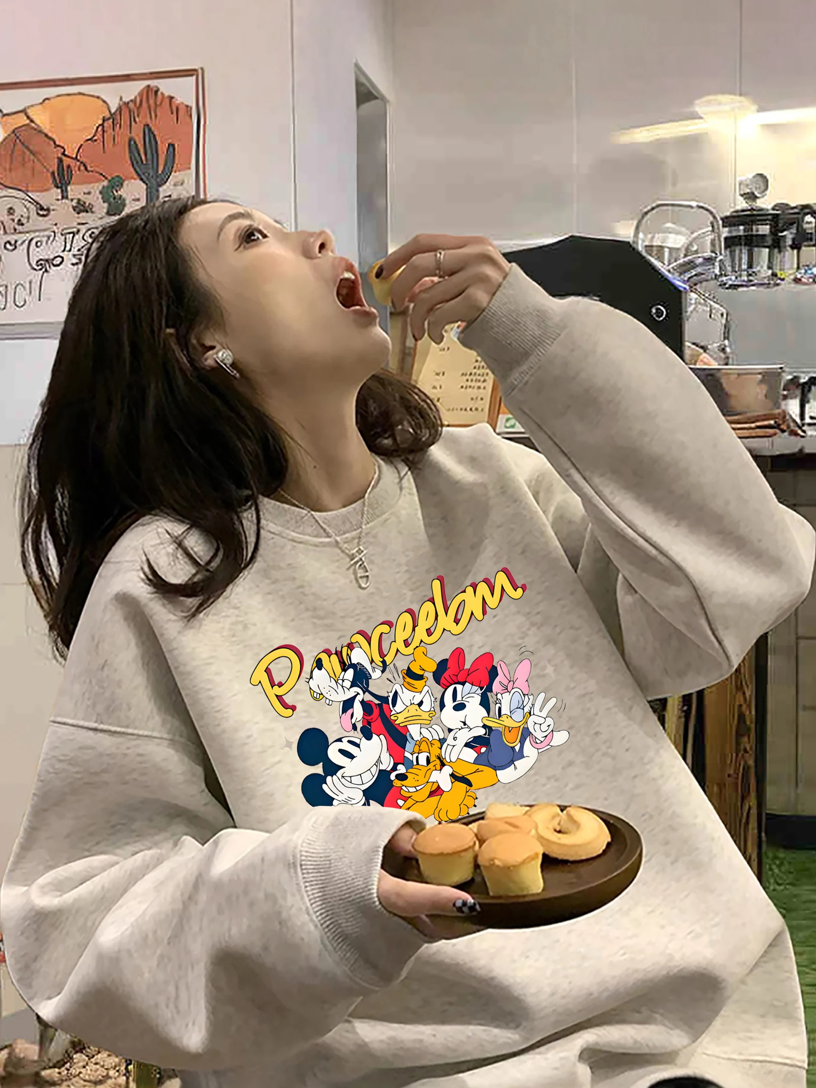 موضة ديزني الجديدة لعام 2025 للخريف والشتاء بأكمام طويلة ورقبة دائرية مع قلنسوة على طراز الكلية للجنسين للأولاد والبنات #1