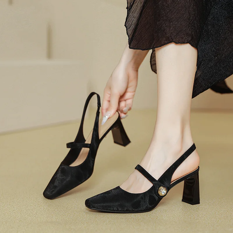 Stylish Square Toe Summer Dress Shoe Closed Toe Fashion Sexy Heel Sandals Buckle Female Crystal Women Sandals Lady Sandals S018