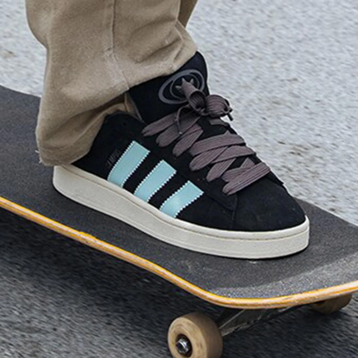 حذاء رياضي كاجوال من Adidas أصلي بثلاث خطوط للجنسين متين كلاسيكي منخفض الارتفاع JQ0740 #2