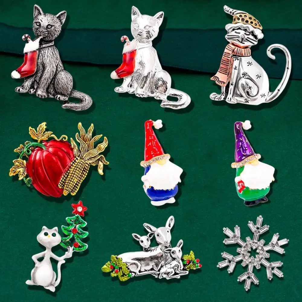 Bros Natal Pin Santa Claus kepingan salju pohon rusa Natal kucing dekorasi Natal bros mode hadiah perhiasan