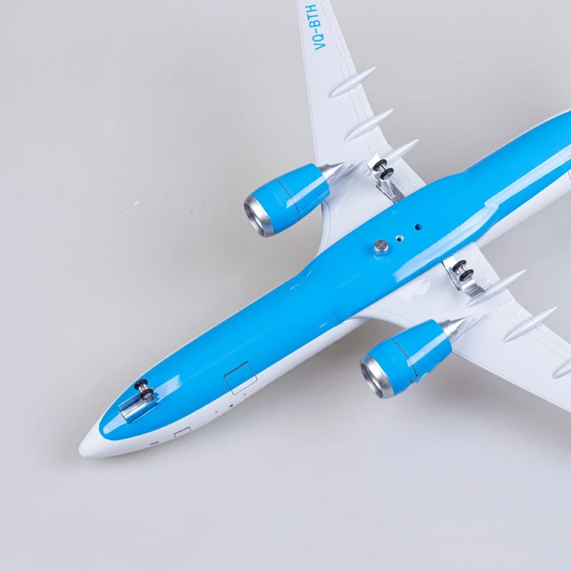 Model Airplane 47cm Russia Pobeda Airways B737 Resin Diecast Aircraft Assemble With LED Light Stand For Adult Display Collection