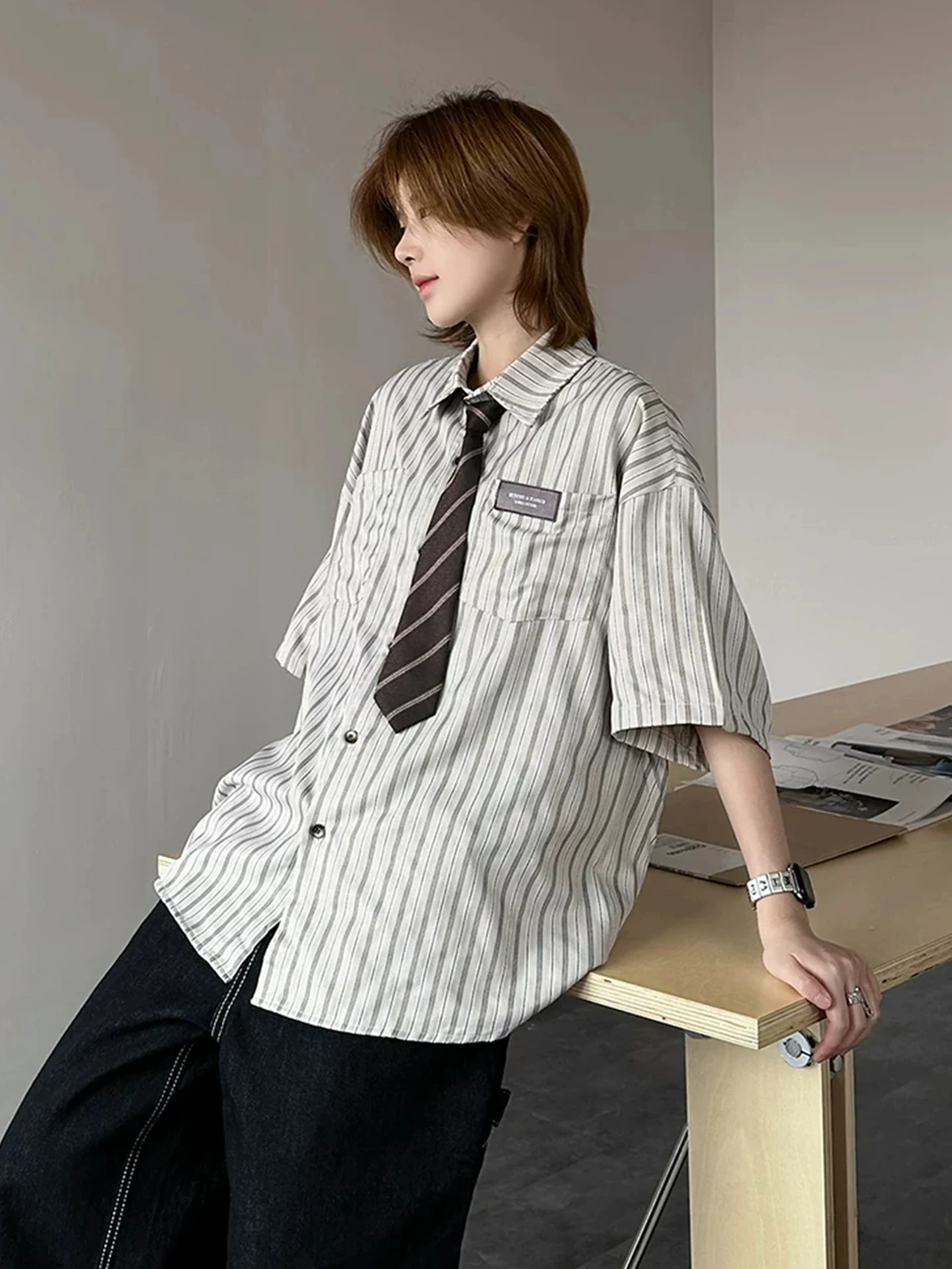 

Loose Striped Short Sleeve Men's Shirt Summer Vintage Design Hong Kong Style Casual Breathable Polyester Fabric Youth Fashion