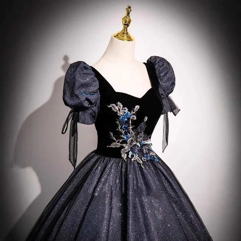 2026 Abito da sera con scollo a V ricamato nero delle nuove donne Abito da ospite per esame d'arte vocale con maniche a palloncino alla moda e magre