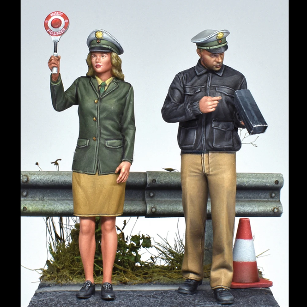Resin Model figure soldier, 1/35 Police on duty, GK, Military Theme, Unassembled and unpainted kit