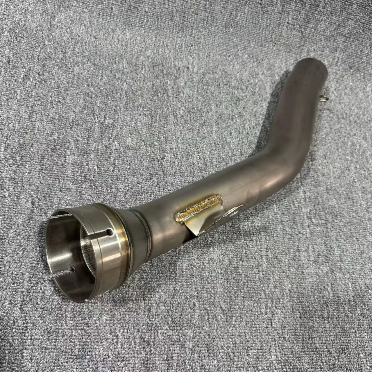 Suitable for ZX10R modified titanium alloy middle exhaust pipe connected to the rear section of the original car 2021-2024