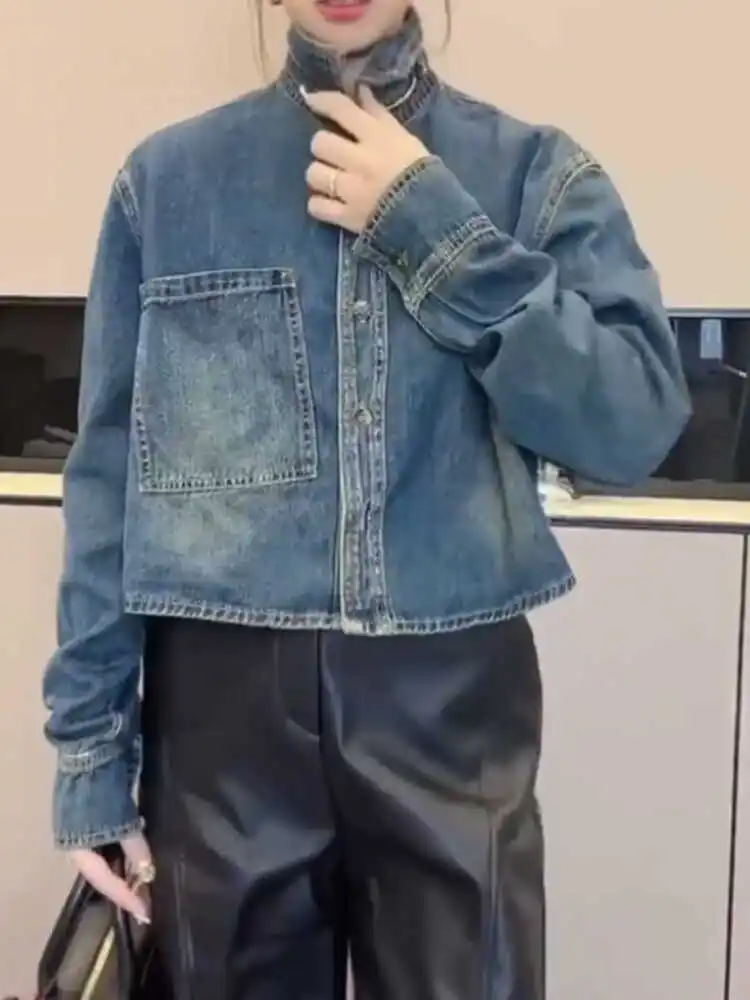 Spring 2026 Women\'s Short Denim Jacket Loose Long Sleeve Turn-down Collar Pocket Detail Casual Top Comfortable Fit Outerwear