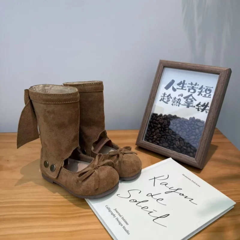 รองเท้าหนังลำลองเด็กผู้หญิงแฟชั่นสไตล์เกาหลี ฤดูใบไม้ร่วง 2025 พื้นนุ่มกันลื่น รองเท้าบูทเจ้าหญิงอเนกประสงค์