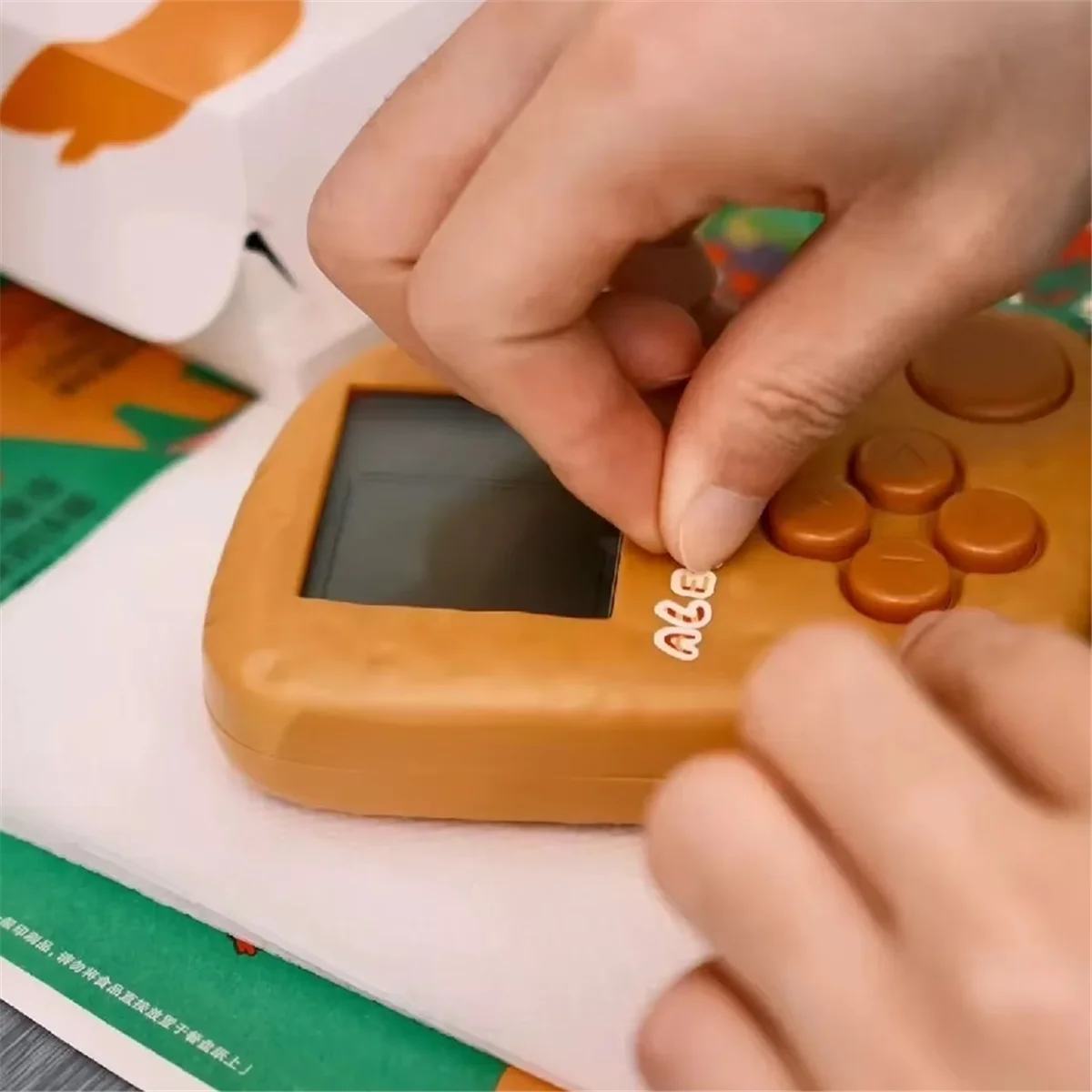 Y34A كارتون ريترو كتلة صغيرة لعبة الجيب آلة لغز يوم الأطفال وتخفيف التوتر هدية كلاسيكية للأطفال