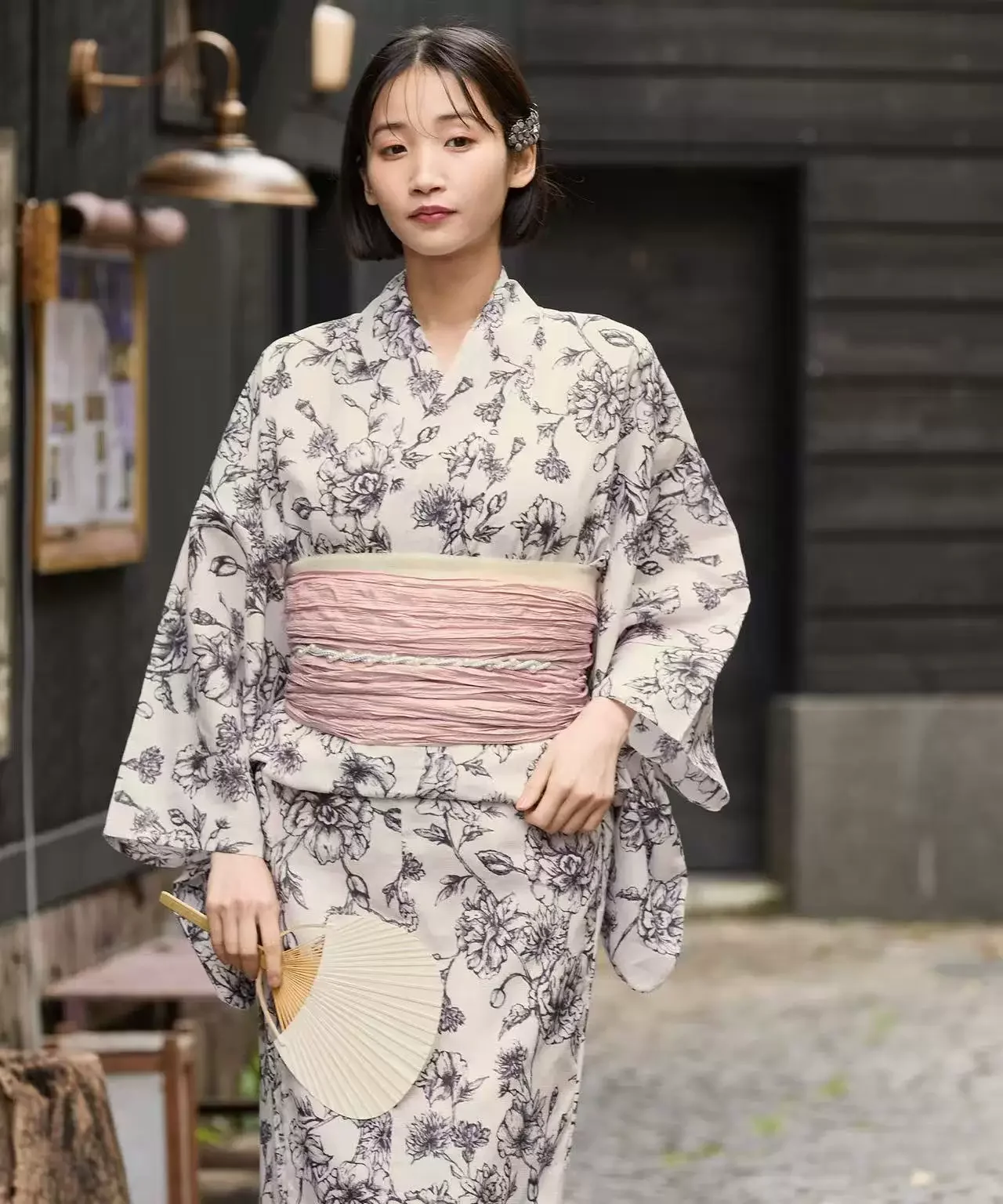 japanese-kimono-and-yukata-for-women-–-traditional-formal-style-pure-cotton-fabric-photography-travel-wear