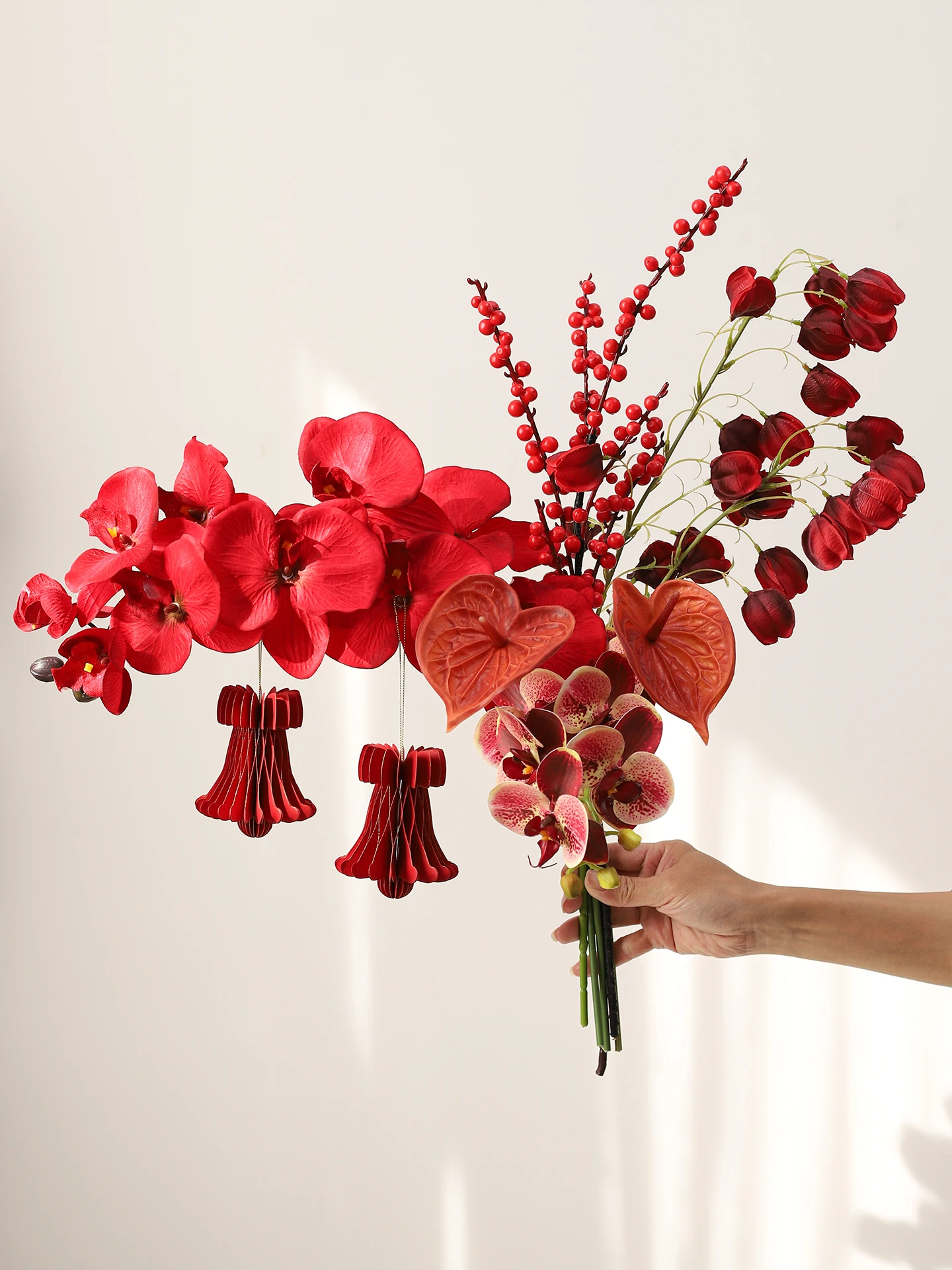 

Искусственная орхидея в китайском стиле, красное праздничное украшение для Нового года, настольный декор для гостиной, набор цветочных композиций