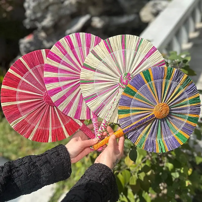 Random Color 1Pc Summer Portable Handmade Woven Colored Fan Natural Raffia Grass Exquisite Cooling Cattail Leaf Fan