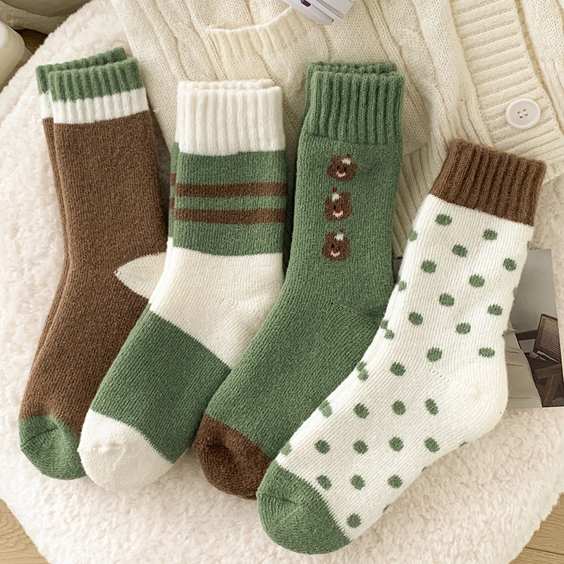 4 Pairs of Women's Fresh Green Winter Thickened Terry Warm Socks, Japanese-Style Polka Dot Bear Home Sleep Socks