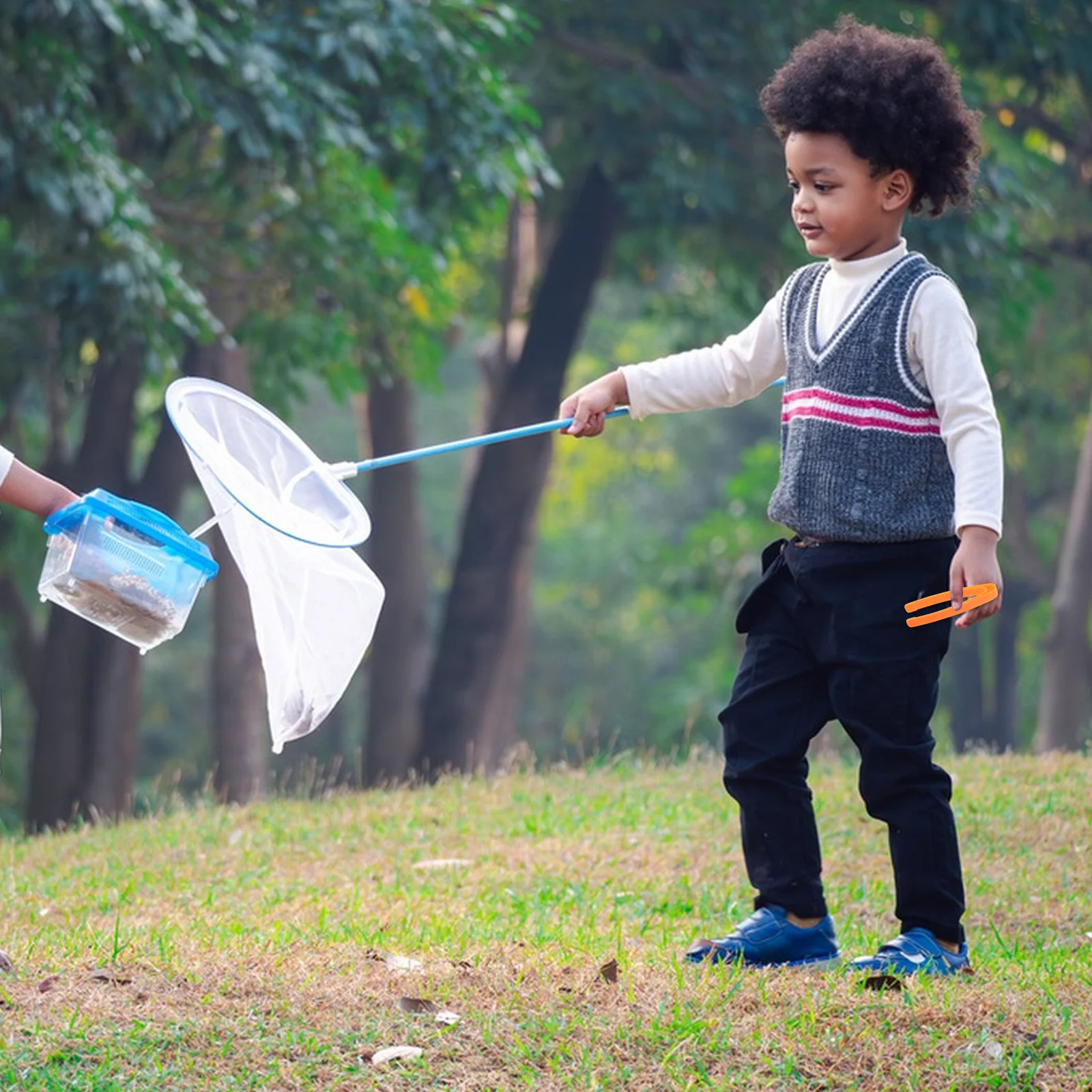 40 قطعة ملاقط حجم الطفل أدوات صندوق الحسية البلاستيكية تطوير المهارات الحركية الدقيقة في الهواء الطلق استكشاف الطبيعة تعلم العلوم