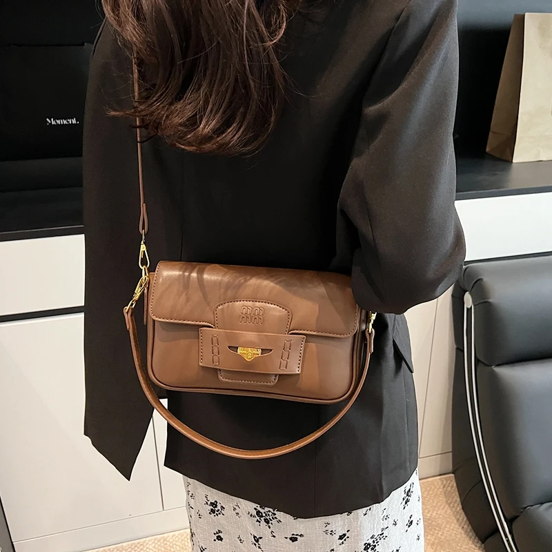 

Elegant Solid Color Leather Tote Bag - Luxury Women's Shopper With Vintage Minimalist Style & Spacious Designer Capacity