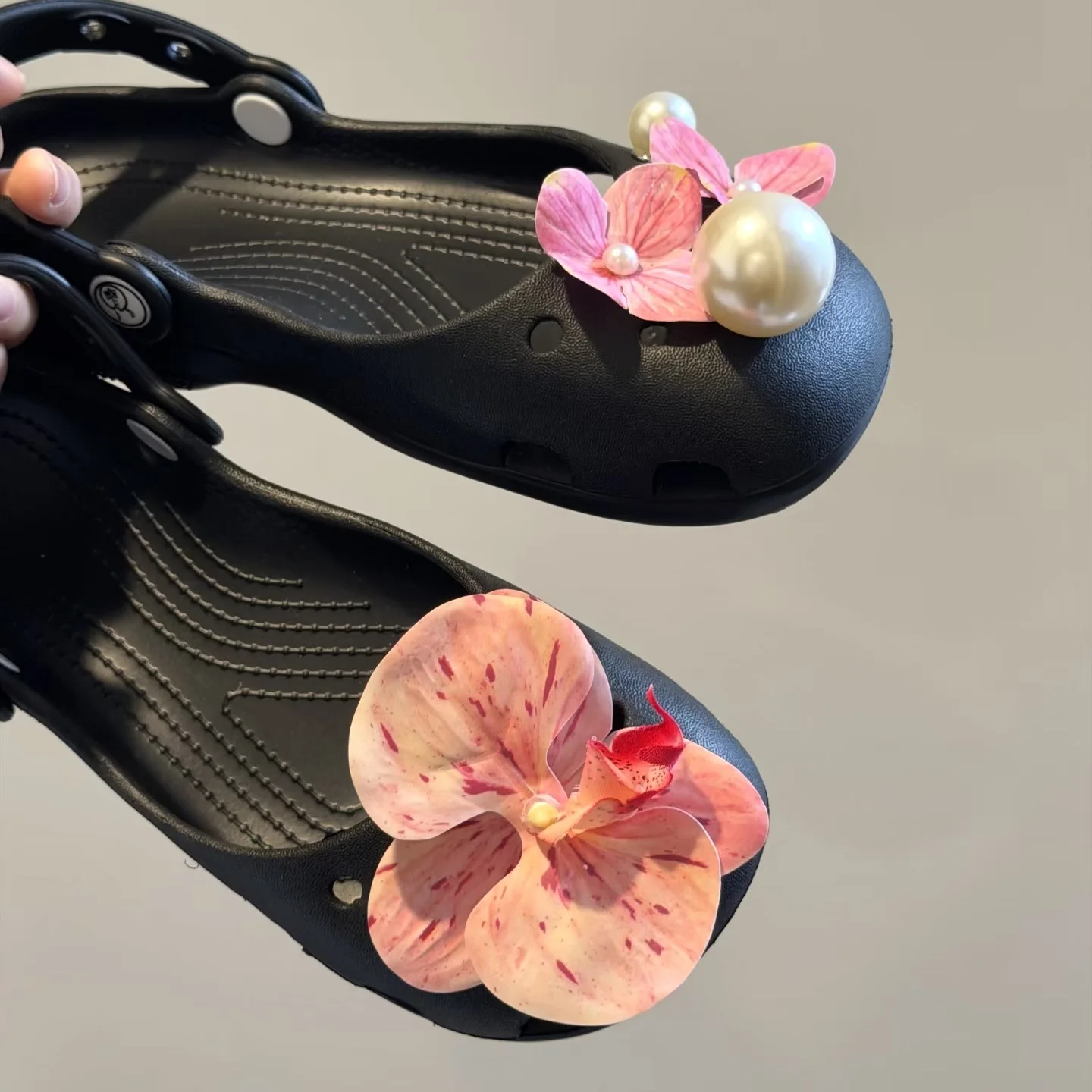 Original Schuh-Charms-Set für Damen, Retro-Ballettschuhe, Corc-Charms-Pack, Wildleder-Kamelienblumen-Schuhdekorationen, Perlen-Schuh-Accessoires – Detail 6