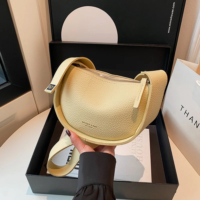 

2025 Summer Niche Square Bag Womens Minimalist Crossbody Purse Fashionable Shoulder Tote Casual Stylish Handbag