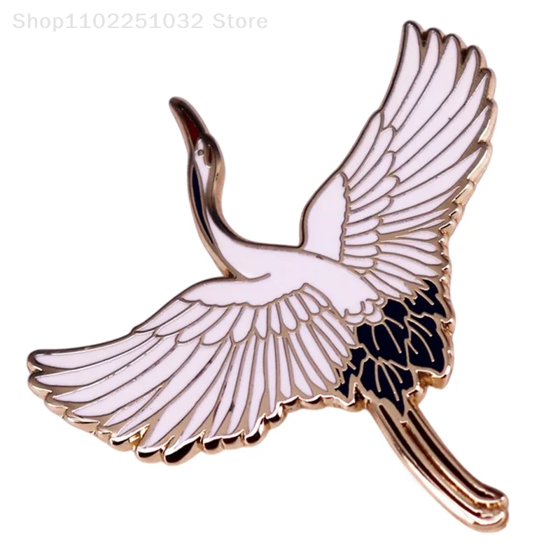 Flying Red-crowned Crane Bird Hard Enamel Pin Animal Badge Brooch For Jewelry Accessory