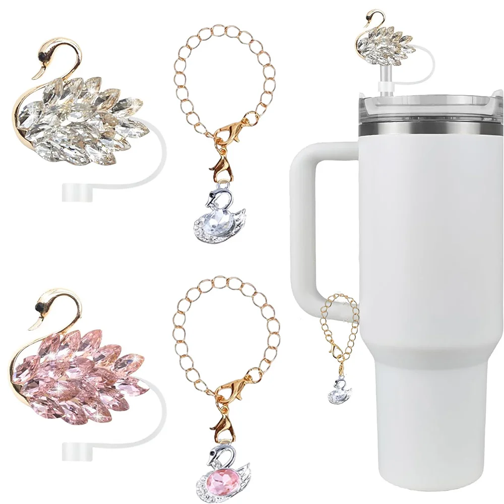 

Набор аксессуаров для чашек из 4 предметов, 2 шт., крышка из соломы из сплава, хрустальный топпер из соломы с 2 блестящими подвесками для чашки Stanley Tumbler Cup