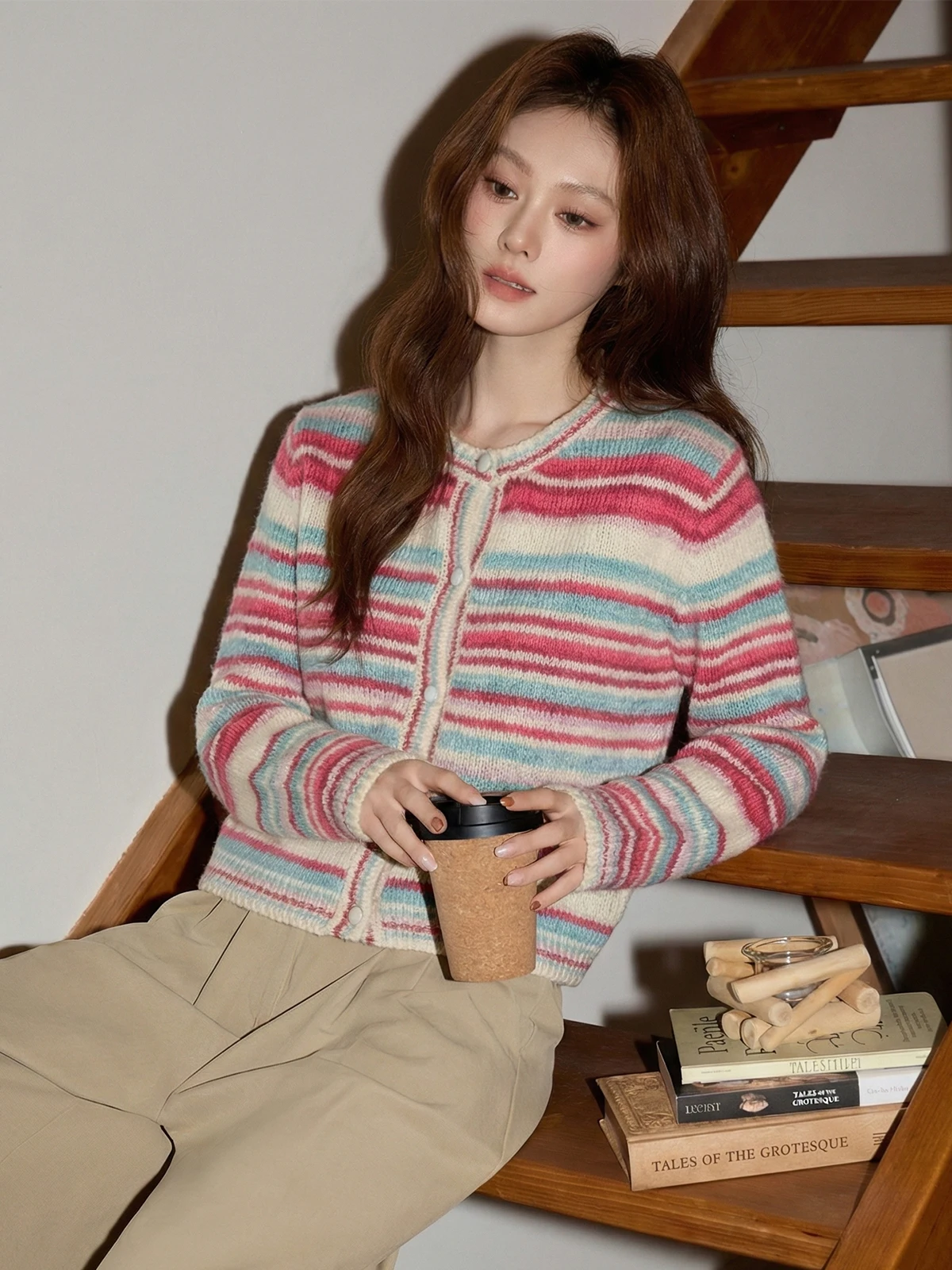 

Мягкий уютный полосатый вязаный кардиган для женщин, зимний модный нежный свитер премиум-класса в корейском стиле