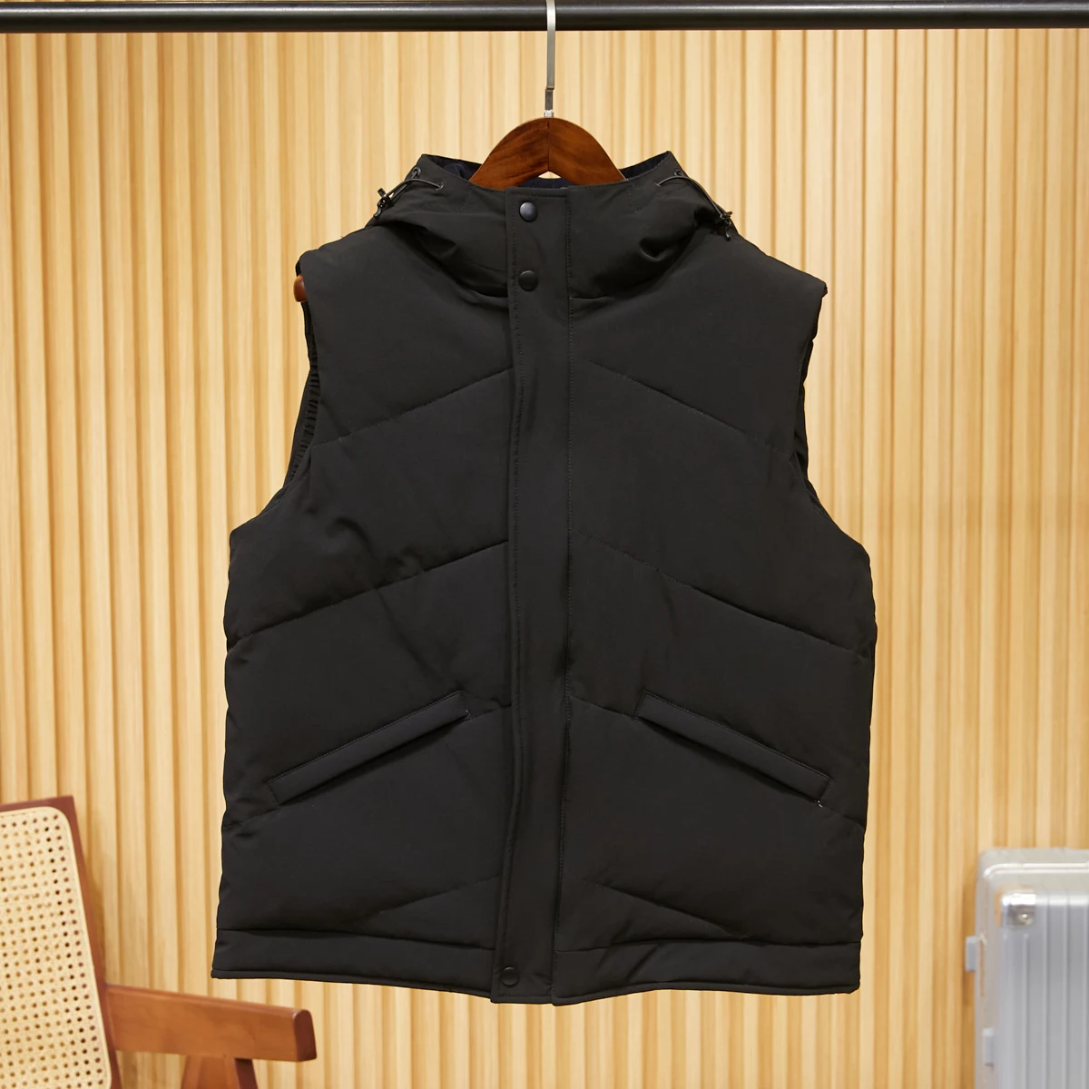 

Men's Thiened Waed Cotton Hooded Vest Stand Fit Faion Urban Sle Winter Warm Cotton Vest from Physical Store