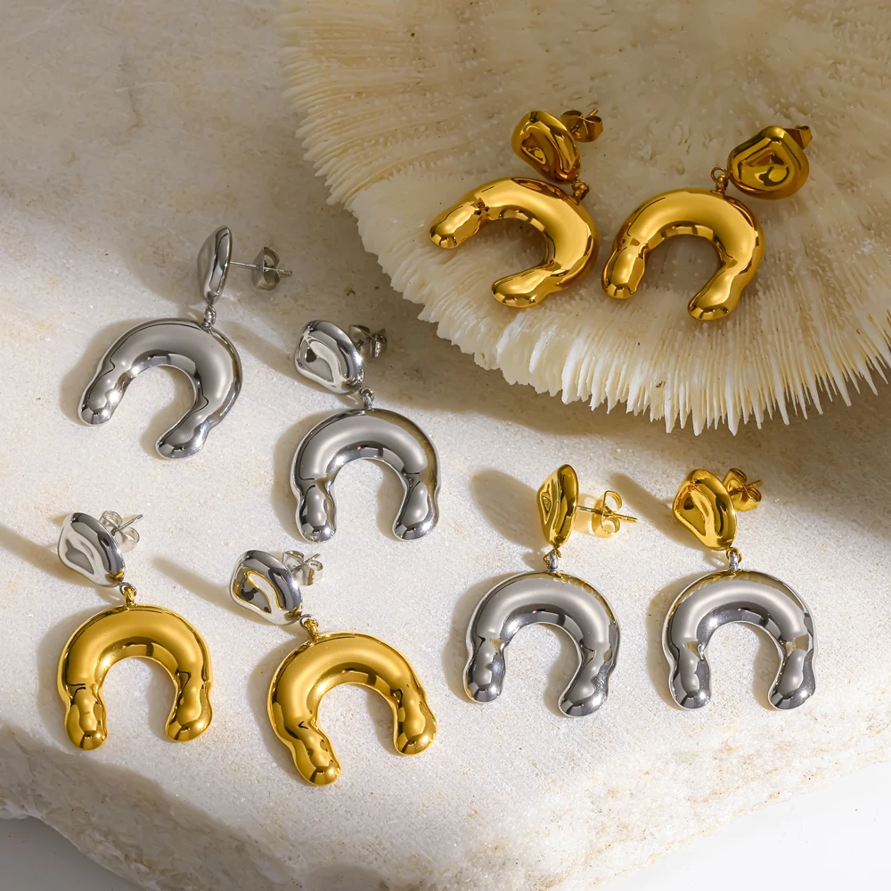 Modische, geometrische U-förmige Hängeohrringe, 18 Karat vergoldet, aus Edelstahl, wasserdicht, Damenaccessoires. – Detail 2
