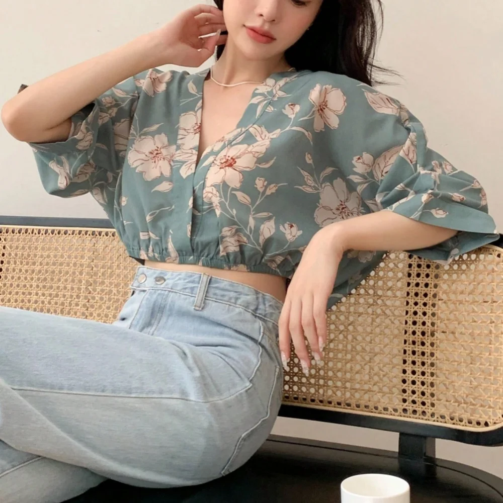 JHJN 2025 Zomer vrouwen Diepe V-shirt Nieuwe stijl Japanse Retro Geel Roos Kleine verse Bloem Gedrukt Bloem korte Shirt