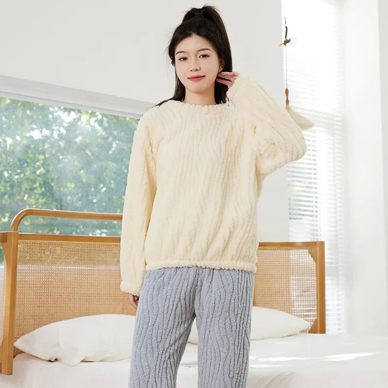 Women's new autumn and winter season water ripple jacquard comfortable cotton velvet loose sleepwear, two pieces of sleepwear