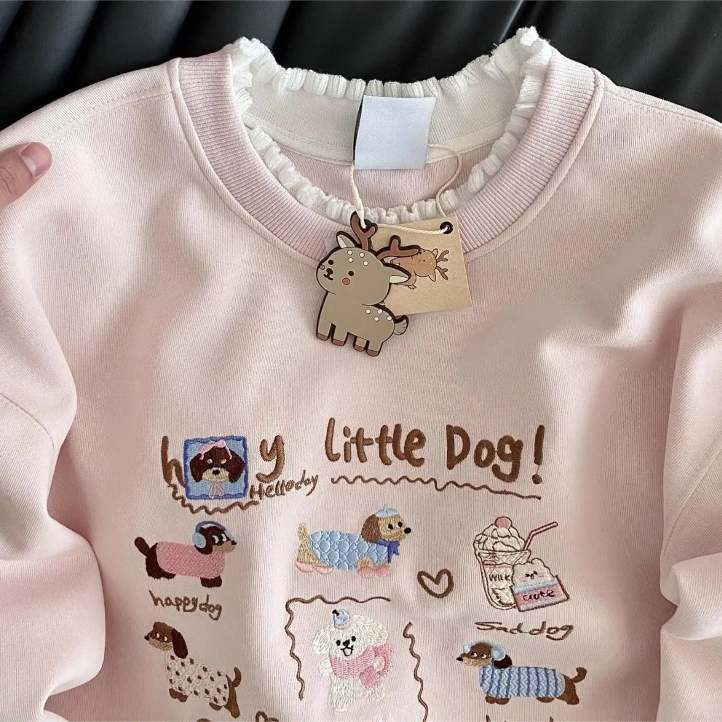 

Japan Cute Cartoon Pink Autumn New Round Neck Pullover Sweatshirt For Women Embroidered Dachshund Puppy Fake Two-Piece Design