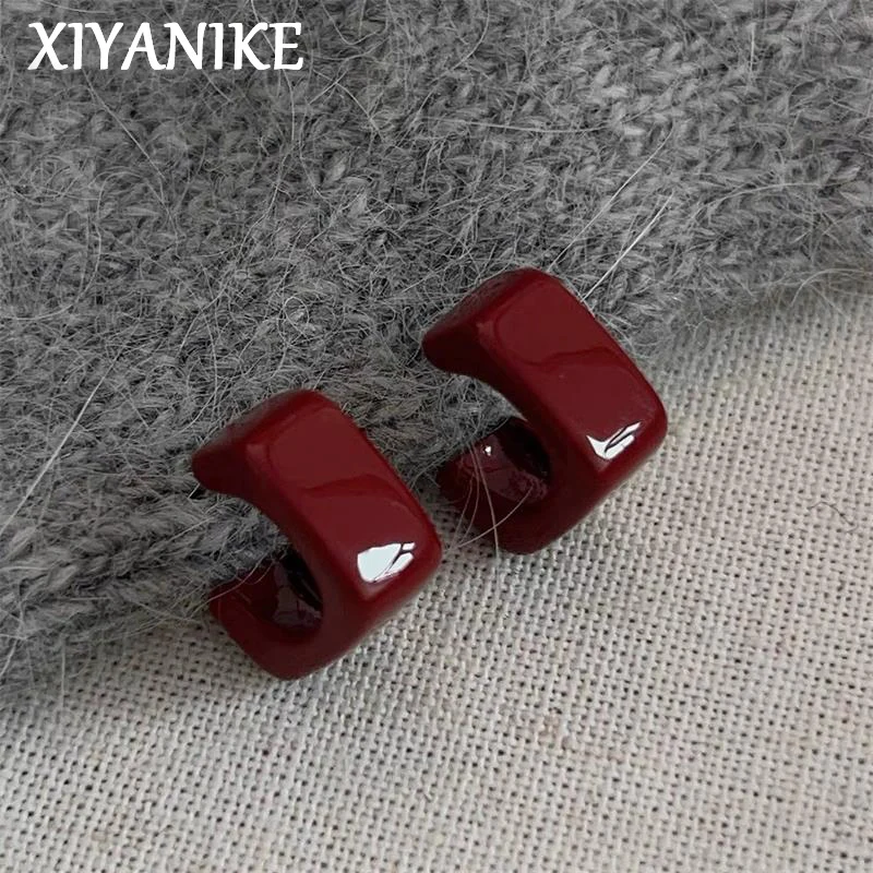 XIYANIKE 레드 와인 드립 글레이즈 스터드 귀걸이 여성용 패션 새로운 보석 선물 파티 도매 серьги женские title=XIYANIKE 레드 와인 드립 글레이즈 스터드 귀걸이 여성용 패션 새로운 보석 선물 파티 도매 серьги женские