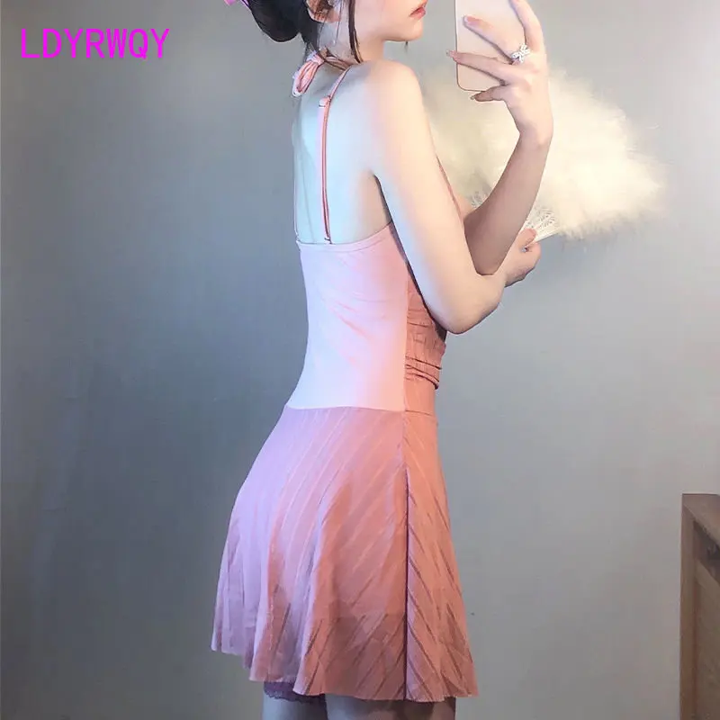 Vintage small chest and neck, conservative one-piece bathing suit, women's hot spring bikini