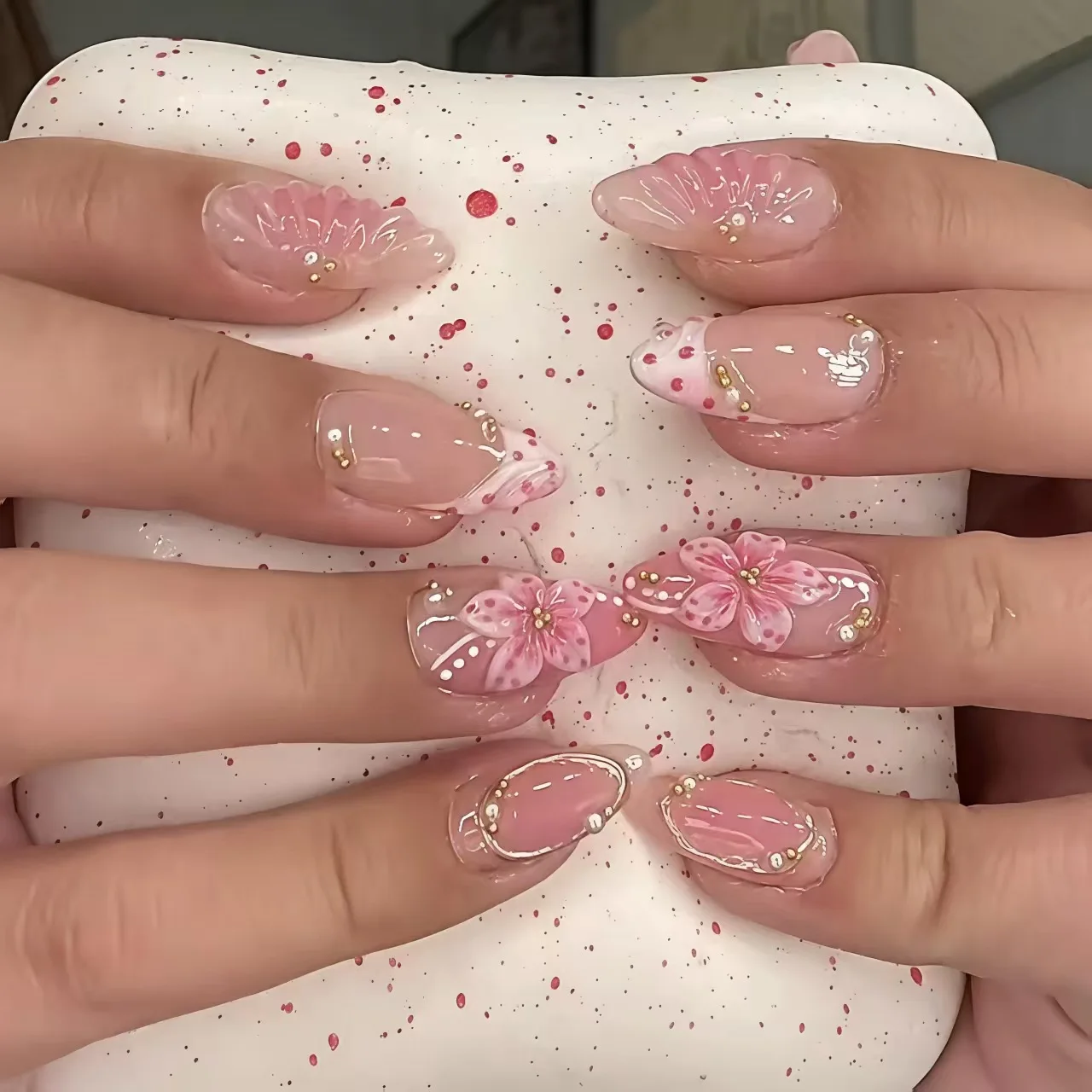 24Pcs Nude Pink Gradient Nails Sets Press on Polka Dot Flower French False Finger Nails Tips Almond Gilded Lines Full Fake Nail