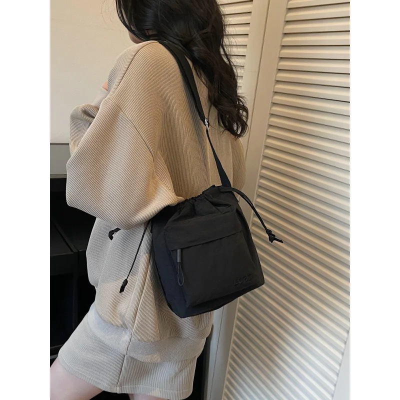 

Lightweight drawstring bucket bag for women2026New Korean-style trendy shoulder bag, casual and versatile niche crossbody bag