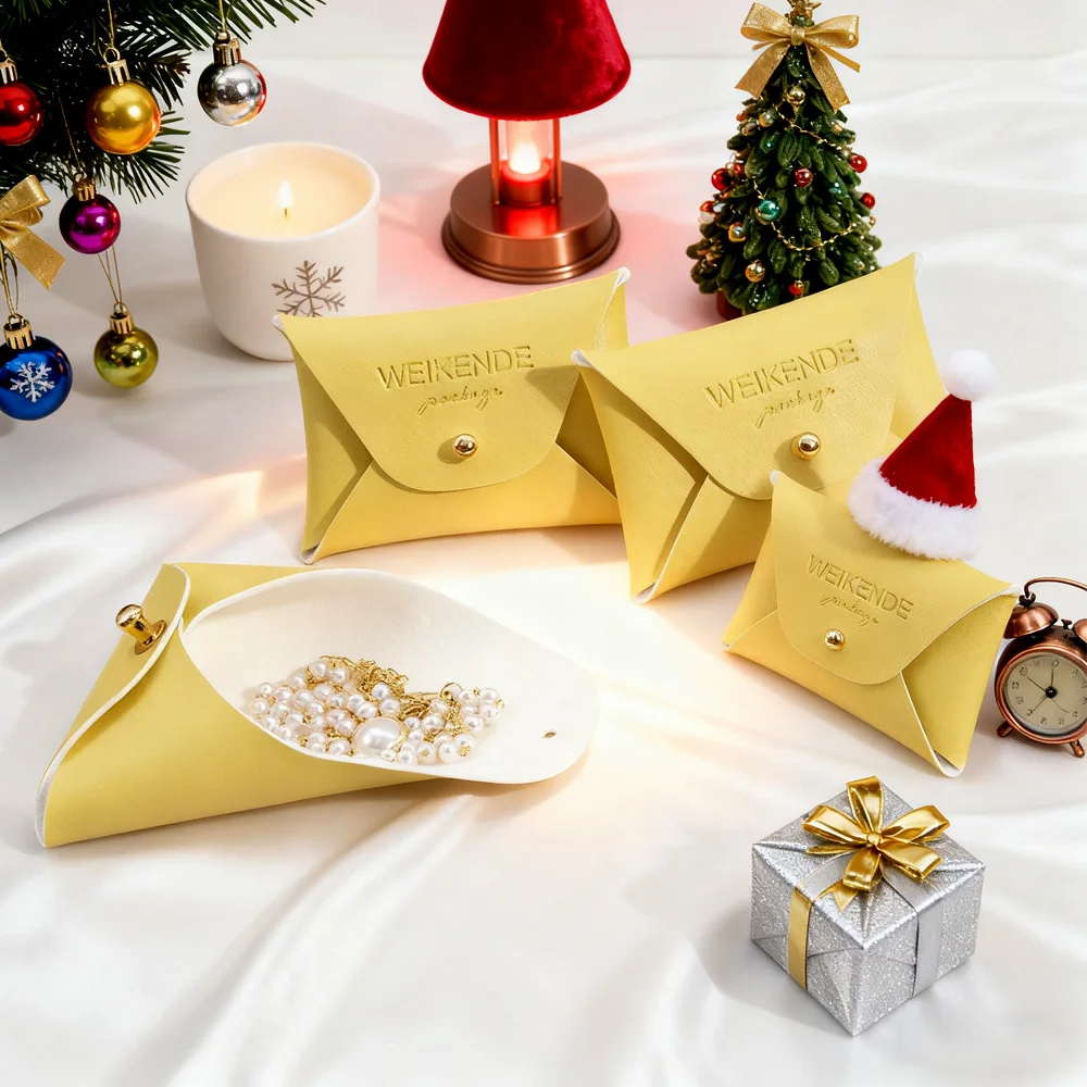 

50 шт., желтая кожаная подарочная сумка для ювелирных изделий с логотипом, серьги, коробки для хранения колец, модные дорожные шпильки, органайзер для жемчужного ожерелья