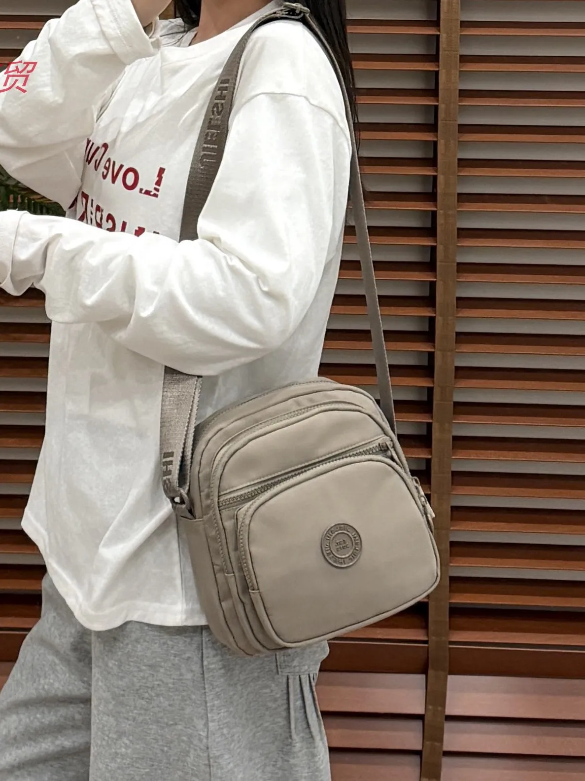 Jielangi New Cloud Layered Lightweight Mobile Phone Crossbody Bag Multi-Layer Casual Single oulder Bapa Small Square Bag