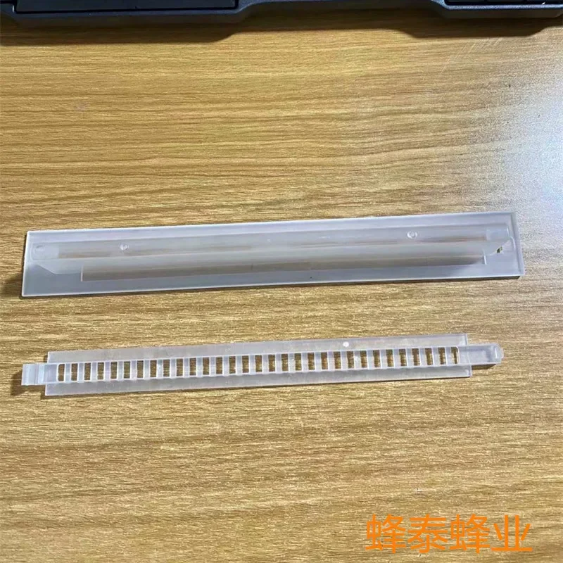 

50PCS Nest bug trap, beehive beetle trap, white version, all white plastic, detachable version