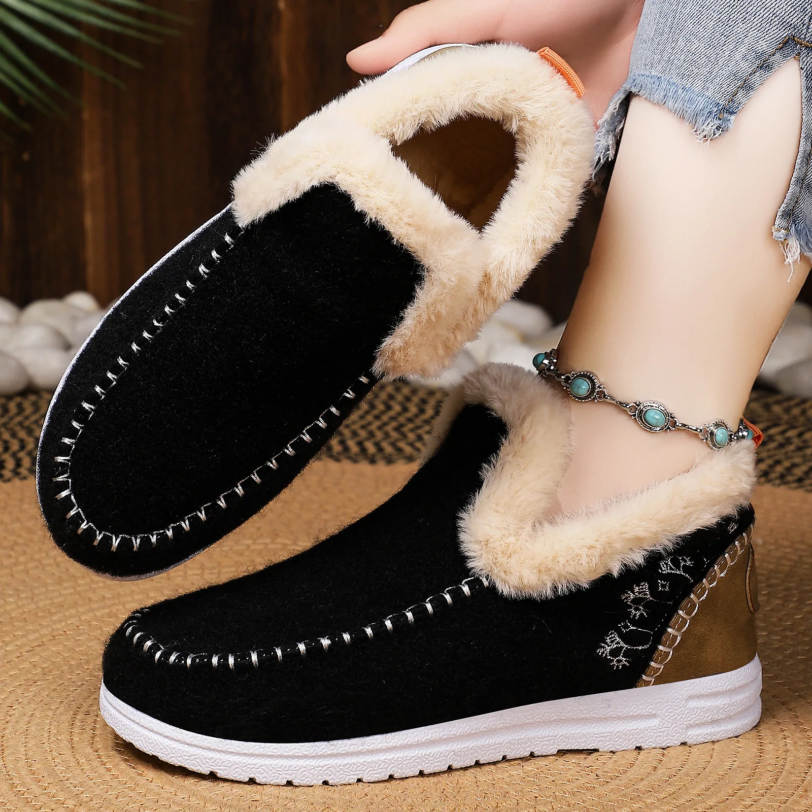 2026 Winter Cotton Piled Thickened Women's Cold-proof and Warm Snow One-pedal Fashion Short Boots