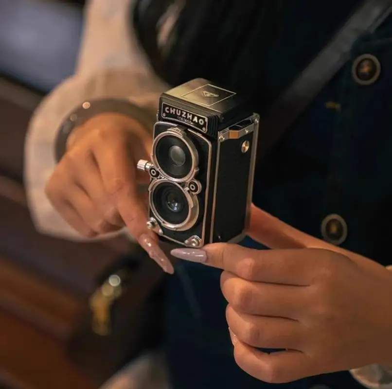 Appareil photo rétro à double objectif : appareil photo numérique 2 en 1 de style film vintage avec écran HD, mini photographie vintage rechargeable