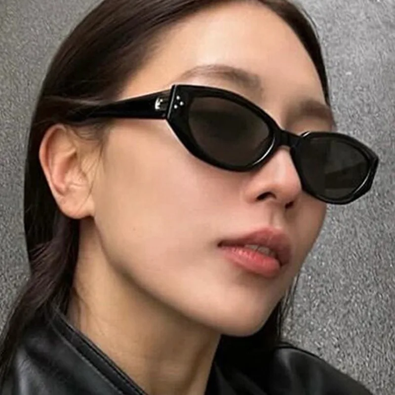 

Cat Eye Rivet High end Sunglasses for Women and Men Light Luxury Fashion Sun Glasses UV400 Protection Eyewear Oculos De Sol